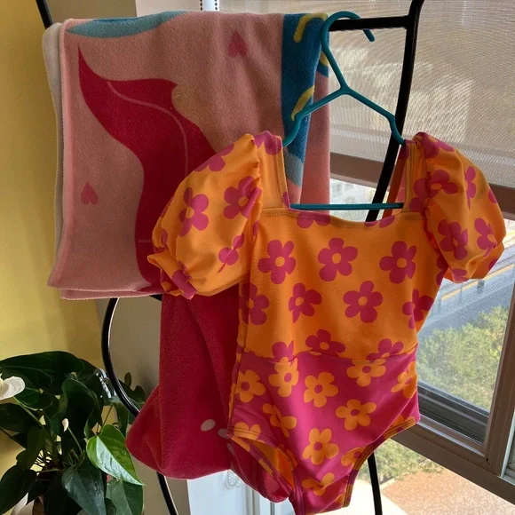 Swimming 'Set' - Picture 1 of 1